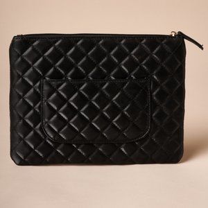 Center Stage Quilted Vegan Leather Clutch (Black)